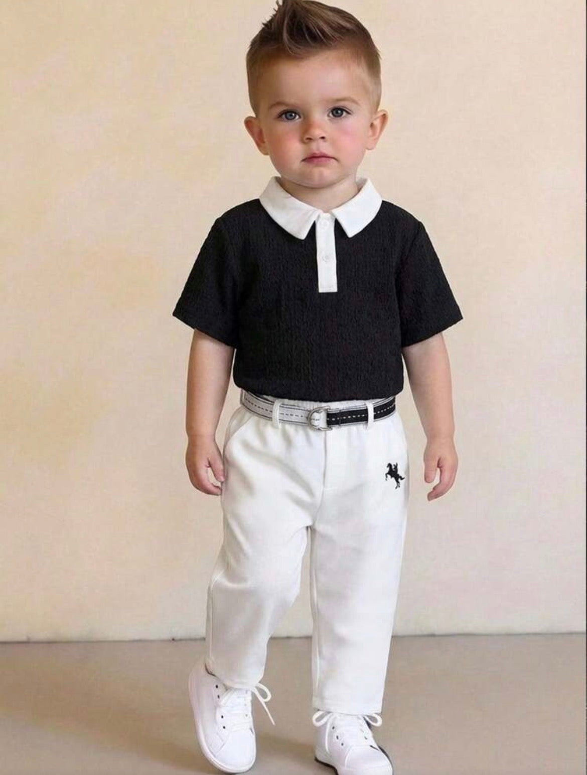 Black And White Horse Pattern Polo Shirt And White Pants Suit With Belt