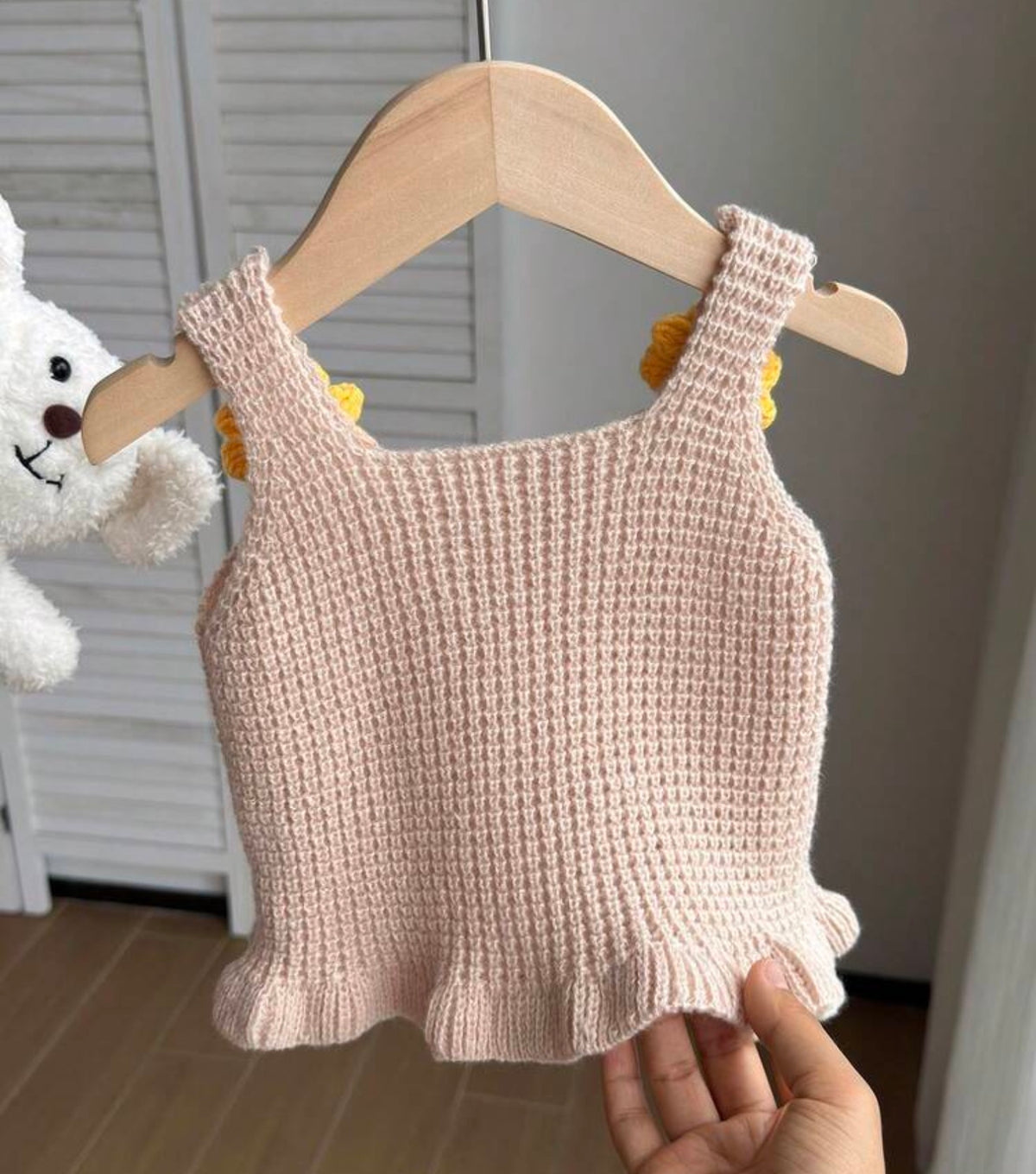 Crochet 3D Floral Decor Ruffle Hem Knit