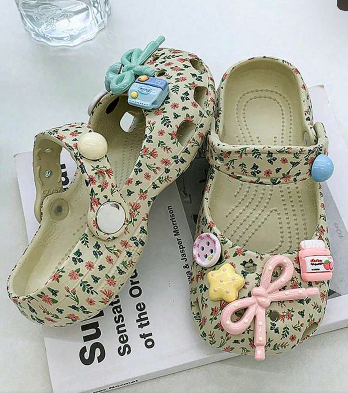 1 Pair Floral Clogs