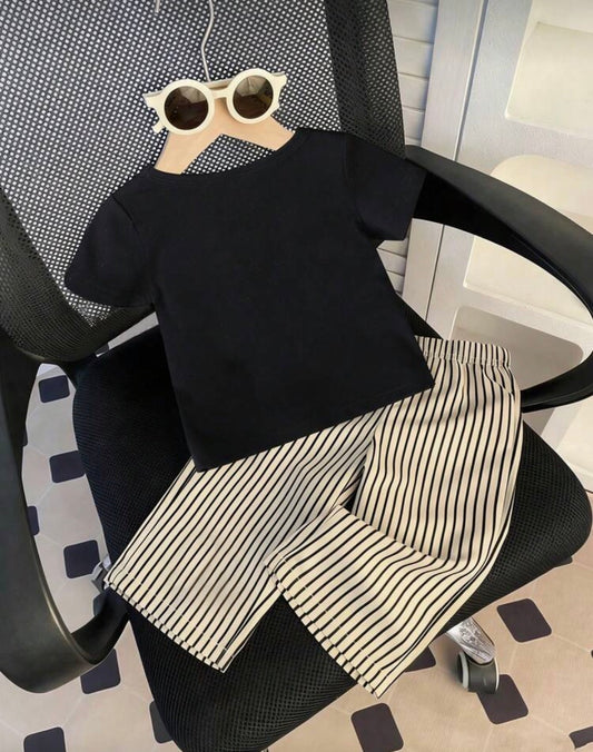 2pcs Black Short Sleeve T-Shirt Embroidered Decor Striped Pants